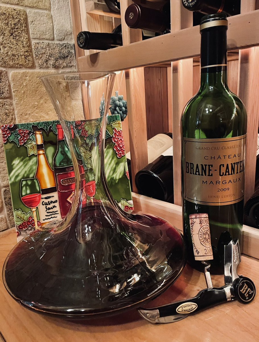 Heading toward the weekend with this 2009 Chateau #BraneCantenac. An enjoyable Claret. #Bordeaux #Margaux #Wine