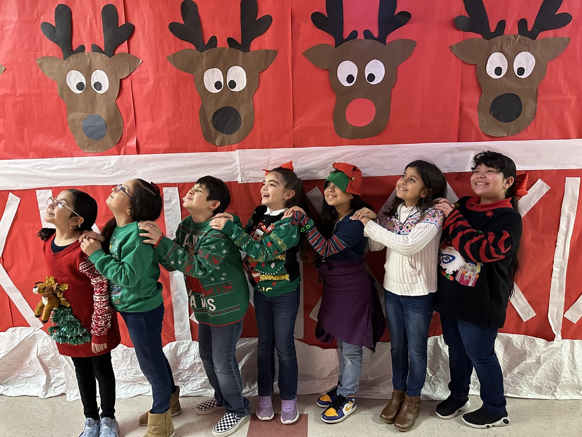 _Mrs_Azua's tweet photo. Ugly Sweater Day on the 80th Day of School! Just had to! 🎄😆 @LFEtheplacetobe #UglySweater #Christmas #ThirdGrade #80s #80thDayOfSchool #LoveThem #SillyPose https://t.co/mRYz0vyx8T