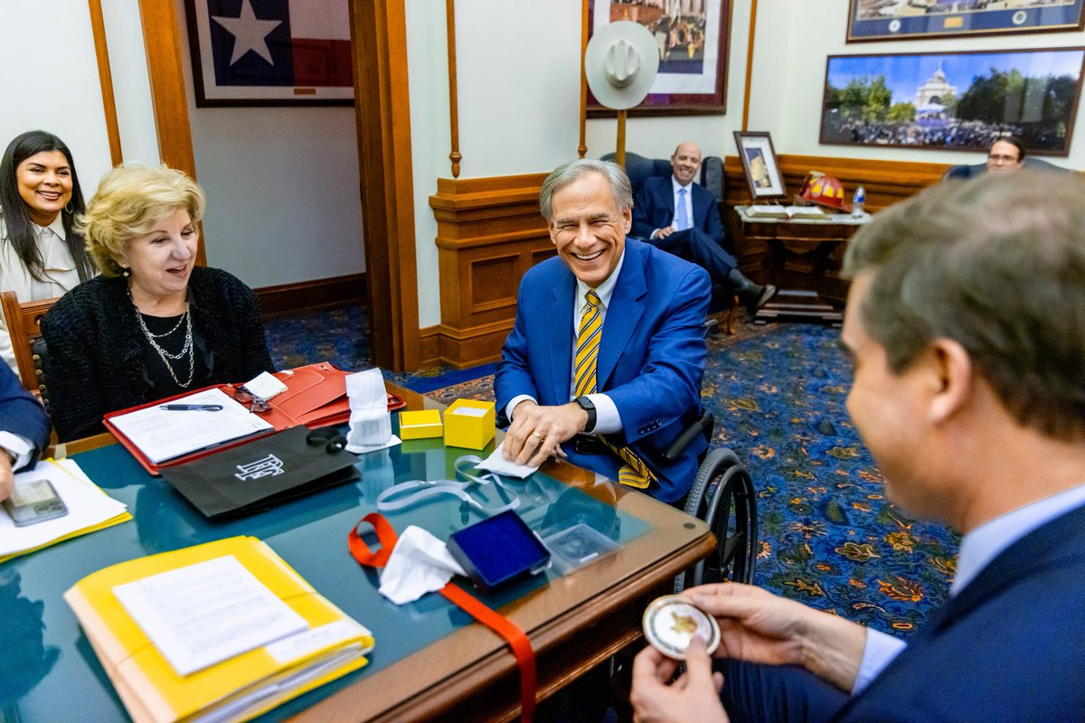 Greg Abbott tweet media