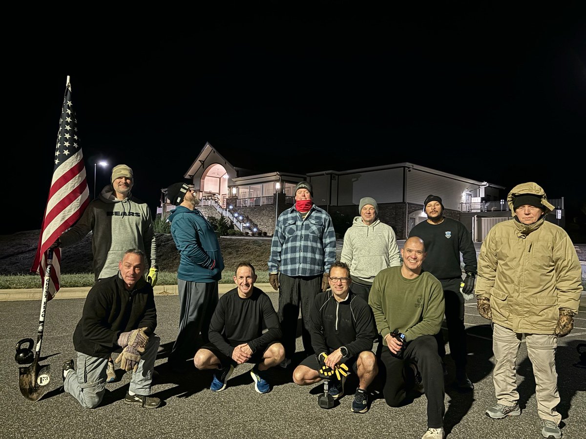 10x HIMs came out to #AO_AngryDriver for some Kettlebell Beatdown and 7x HIMs decided to shoot hoops at the #AO_TheNut. Maybe we had runners for #AO_Wheelz but the Q hasn't dropped the BackBlast. F3RaceCity keeping it real, regardless of how cold it is outside.