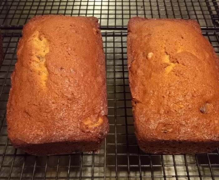 MobileMaryMac's tweet photo. New podcast from @marymacpodcast ! If you're like us we're always looking for a good quick bread recipe. We think our Holiday Banana Bread is pretty good, give it a try! #MaryMacSays #jollyholidays #bananabread #homemade #holidaybaking https://t.co/LlTBYKUusq https://t.co/R6DqygSQY8
