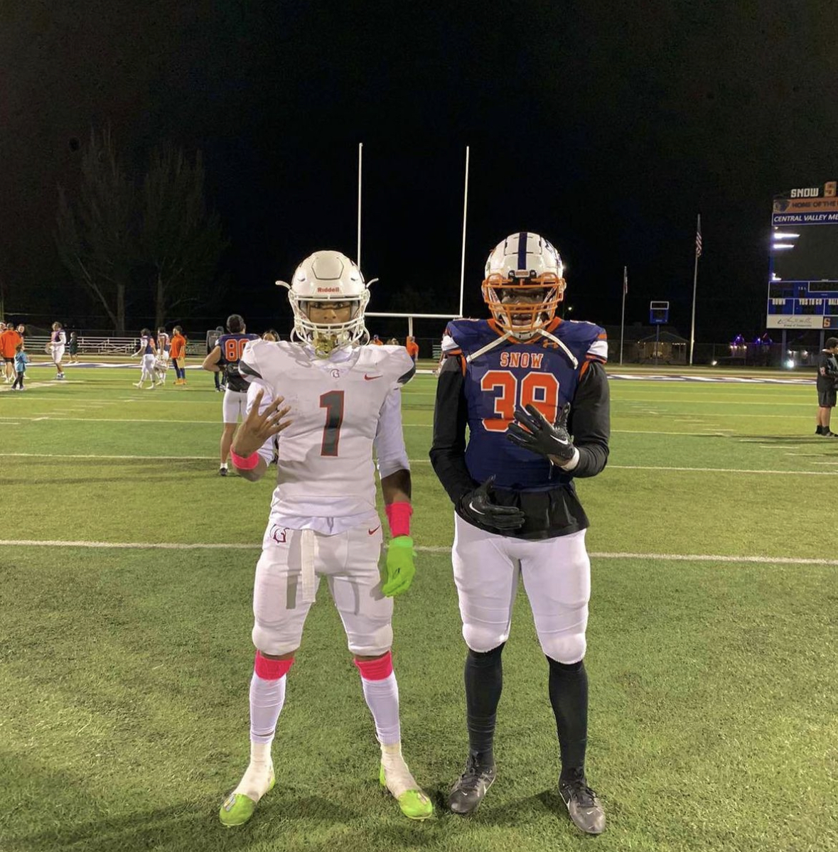 Come play against D2, D3, NAIA and NJCAA competition at the PNW's only JUCO football program. Fill out our recruiting questionnaire to become a Gladiator forms.gle/nKojHfjCF9wqaj…
#JUCOPRODUCT #JUCOFOOTBALL
