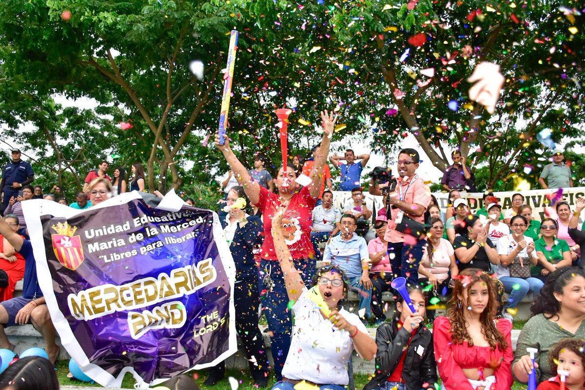 EducacionZ4_Ec's tweet photo. [PORTOVIEJO] Con gran entusiasmo se desarrolla la quinta edición del Festival Musical Picoazá Fest, que organiza la Unidad Educativa Picoazá. Estudiantes de 15 planteles de Manabí y Santo Domingo de los Tsáchilas demuestran sus talentos, a través de la música.

#ElNuevoEcuador https://t.co/boa7TWVs8Z