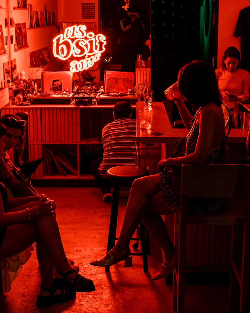 Bussifame // #leica #streetphotography #CDMX