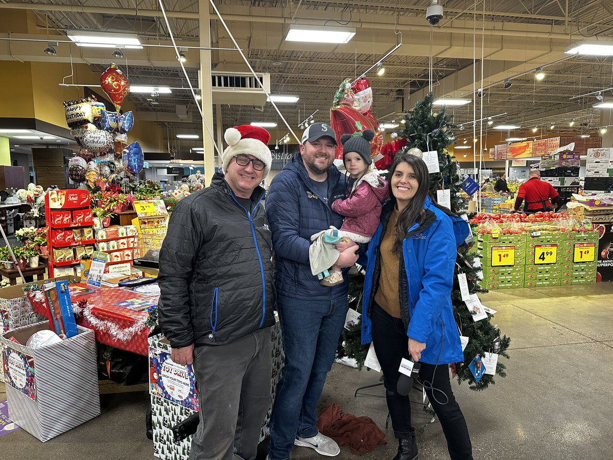 Truly one of my favorite days of the year @CBSNewsColorado! EXCITED to be part of our Together For Colorado Toy drive with @BGCMetroDenver and @MyKingSoopers thanks for stopping by @BenCBS4