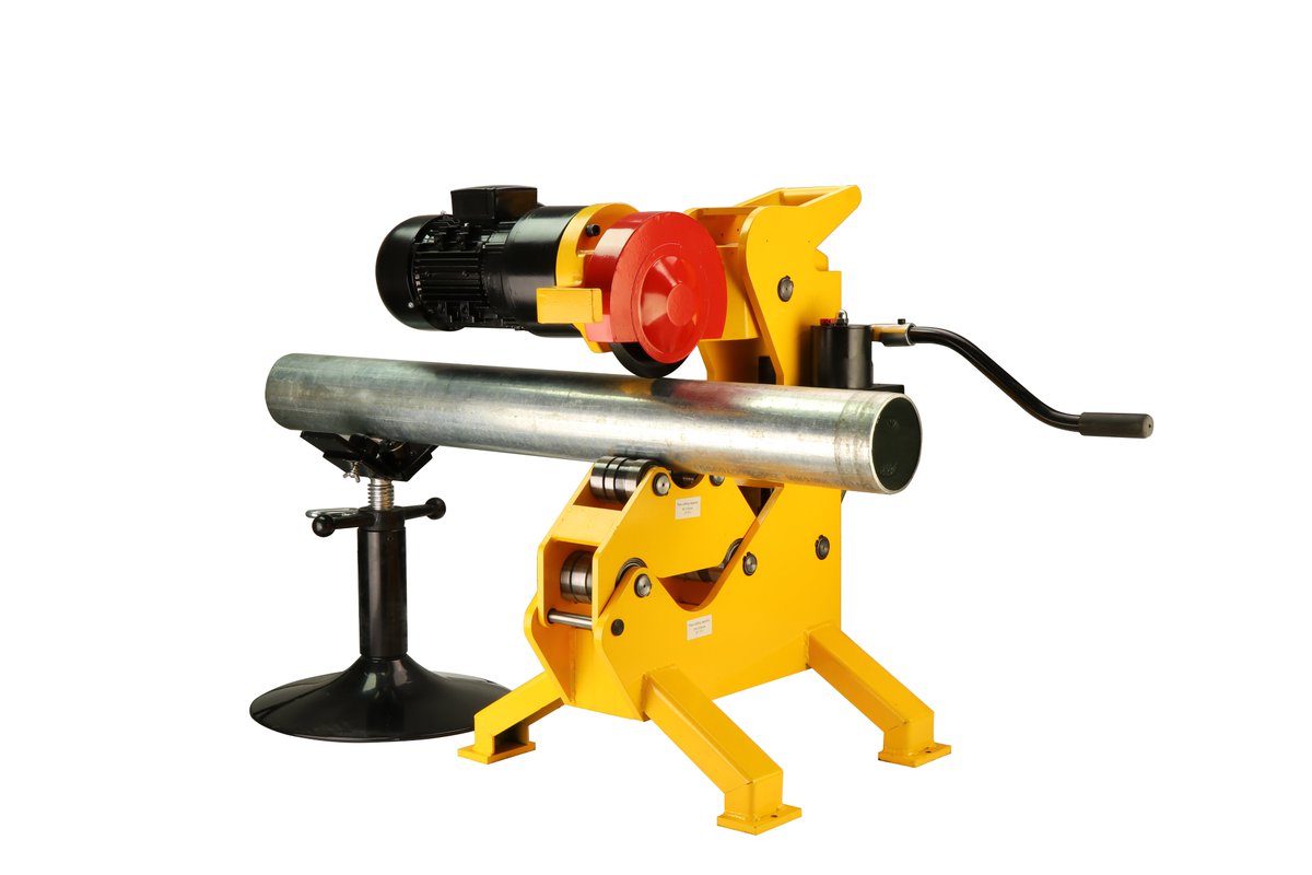 sales24547068's tweet image. Our new product:QG16C model  for 2”-16” pipes.
Utilizing displacement type cutter wheel technology. The operator controls the feeding rate by pumping the hydraulic pump troughout the operation. 
#powerpipecutter #pipecutter #pipecuttingmachine