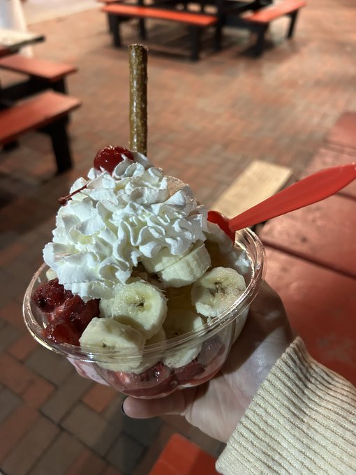 Bruh! 🤤🤤🤤🥶🥶 https://t.co/GeihFcPTsY