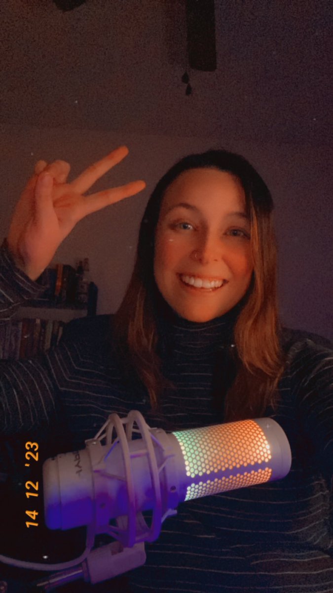 live on twitch playing leaguessssd :)
twitch.tv/btwimryleeee