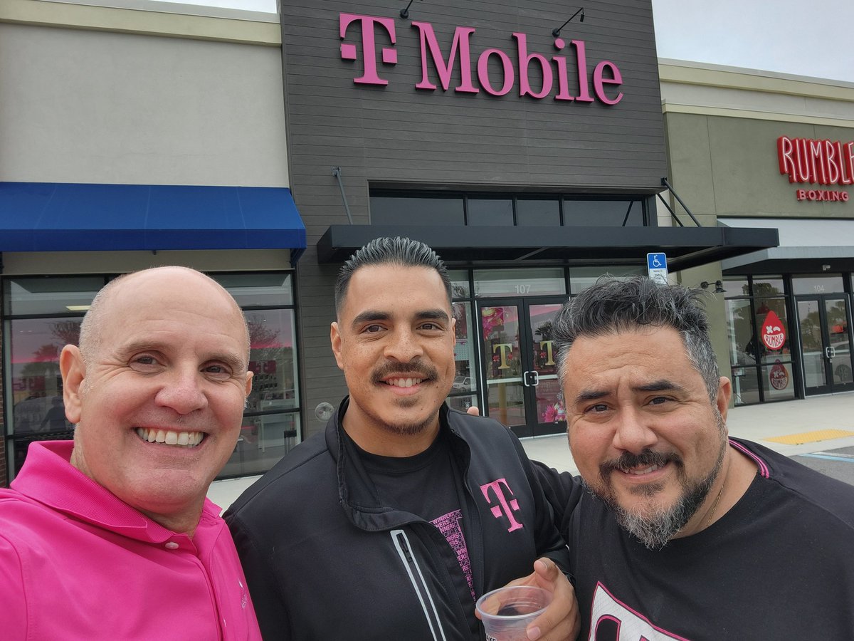 Spent the day in Jacksonville. Visiting high impact stores to share some P360 l best practices. Met with  SMs Jax West  @carlossolis and the new Jax East SM @RaulG1006. He's ready to win in P360! Teams are stepping it up! @EddiePryor7 @OJP305 @jorge_alvarez33 @jamie_woodruff9