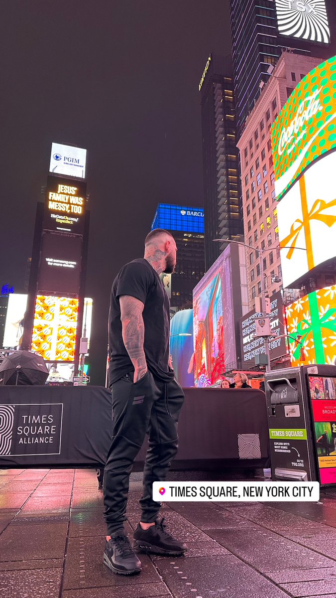 dibobtattoo's tweet photo. O mundo é nosso, mas a gente precisa buscá-lo 🙏🏼🚀 https://t.co/6xrkm7d2Sz