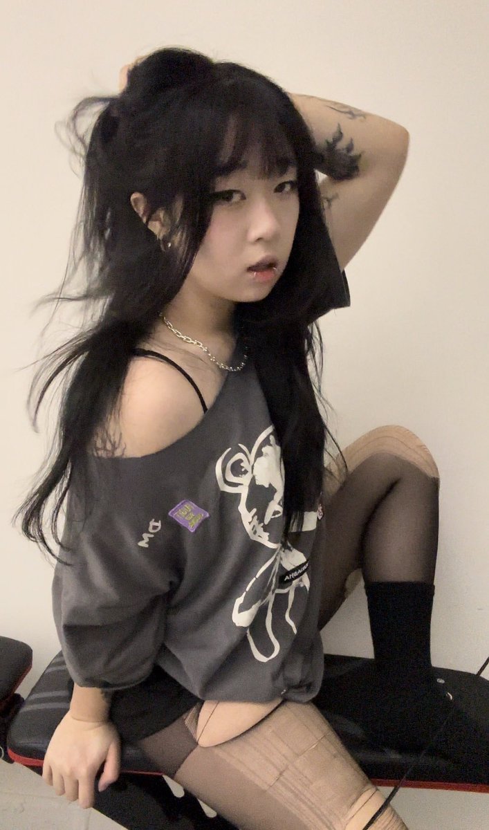 sooyensu's tweet image. i lowkey look like the original love interest who moved away and only comes back once you moved on