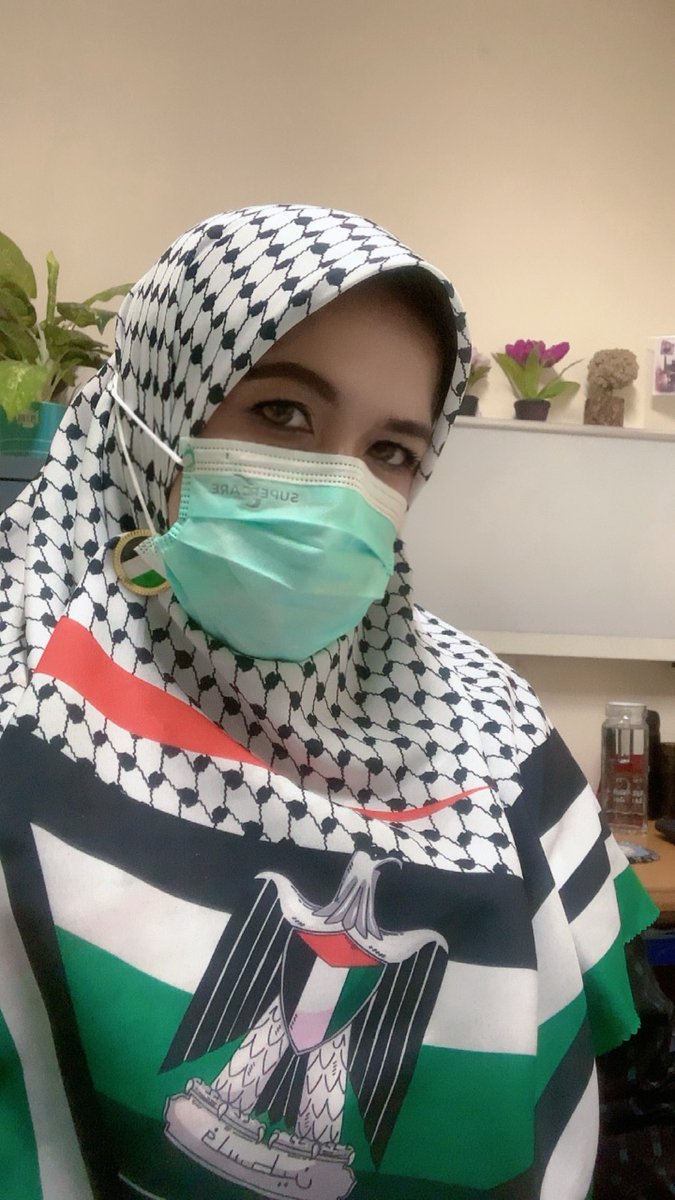 Bismillah

Assalamualaikum sahabat

Banyak yg mulai resah bertanya pada saya soal pandemi yg katanya mulai lagi

Saya hanya ingin katakan, tenang saja, insya Allah semua akan baik-baik saja

Hari-hari kami saat ini, terutama saya sbg dokter paru yg masih aktif melayani pasien di