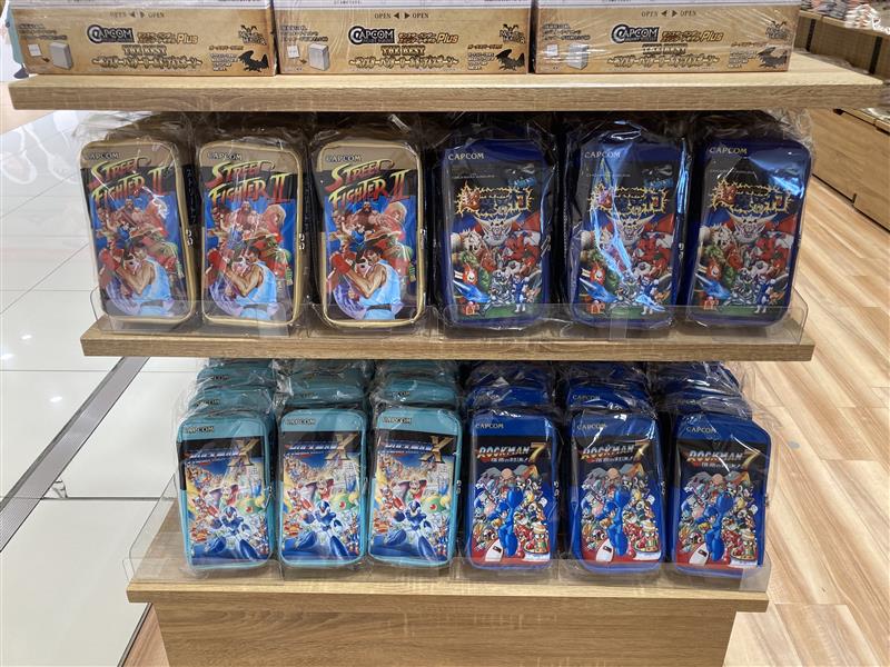 新商品】 □CAPCOMSTORE ソフトパッケージ風ポーチ 価格：2,420円(税込