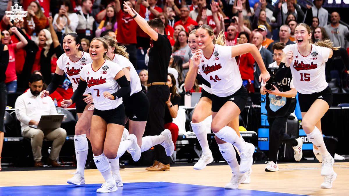 NCAAVolleyball tweet picture