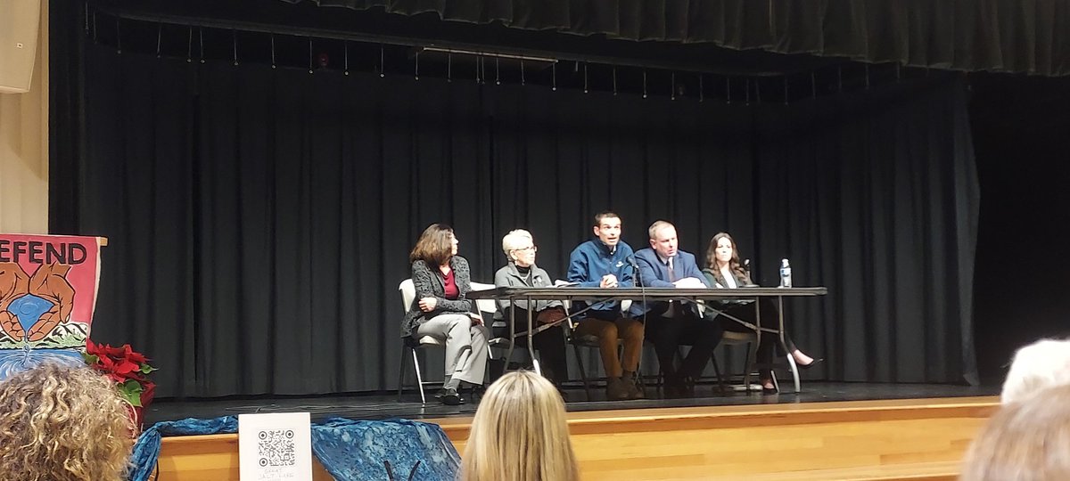 France Barral (@francebarral) on Twitter photo How to save our great Salt Lake?
Thank you to the <a href="/SkylineHS/">Skyline High School</a> students and to <a href="/RepCarolMoss/">Carol Spackman Moss</a> <a href="/BennionGay/">Gay Lynn Bennion</a> <a href="/DougOwensUtah/">Doug Owens</a> and <a href="/steph_pitcher/">Stephanie Pitcher</a> for the conversation and your efforts. How to save our great Salt Lake?
Thank you to the <a href="/SkylineHS/">Skyline High School</a> students and to <a href="/RepCarolMoss/">Carol Spackman Moss</a> <a href="/BennionGay/">Gay Lynn Bennion</a> <a href="/DougOwensUtah/">Doug Owens</a> and <a href="/steph_pitcher/">Stephanie Pitcher</a> for the conversation and your efforts.