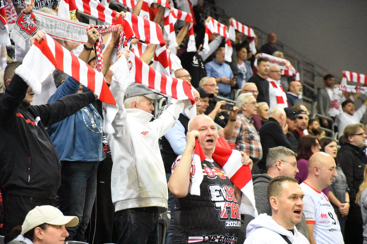 LKS_Commercecon's tweet image. Przypominamy, że dziś możecie kupić bilety na Siatkarskie derby Łodzi w stacjonarnej przedsprzedaży 🎟🎟🎟

Wejściówki dostępne będą w biurze klubu (Sport Arena, II piętro) w godzinach 14:00-18:00 📣

Ceny:
🏐 30 zł - normalny
🏐 15 zł - ulgowy

lkscommerceconlodz.pl/bilety/