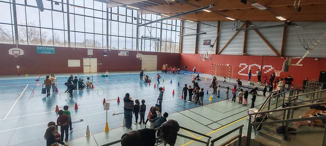 Nous étions à Sulniac, pour une rencontre de Matern'athlé. Bravo à chacun d'entre vous pour avoir contribué à faire de cette rencontre un succès retentissant!
Vos sourires, votre énergie positive et votre engagement font de la Matern'Athlé une expérience extraordinaire.