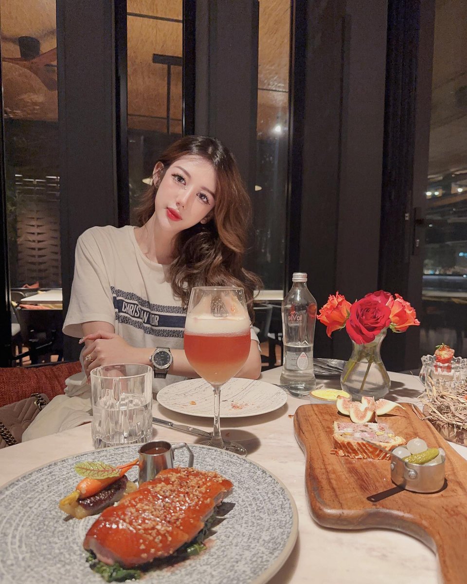 zebrula sinsyne
Xin chào! Tôi là một cô gái yêu thích thể thao và cuộc sống năng động, mong muốn tìm một người đàn ông cởi mở và sẵn sàng khám phá thế giới.