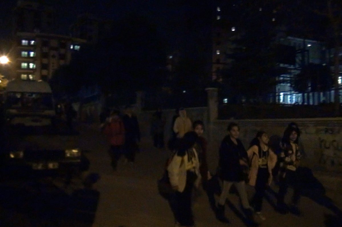 Enerji ve Tabii Kaynaklar Bakanı Bayraktar, yaz saati uygulamasının yıl boyunca uygulanmasının daha faydalı olacağını belirterek, kış saatine geçilmeyeceğini söyledi.