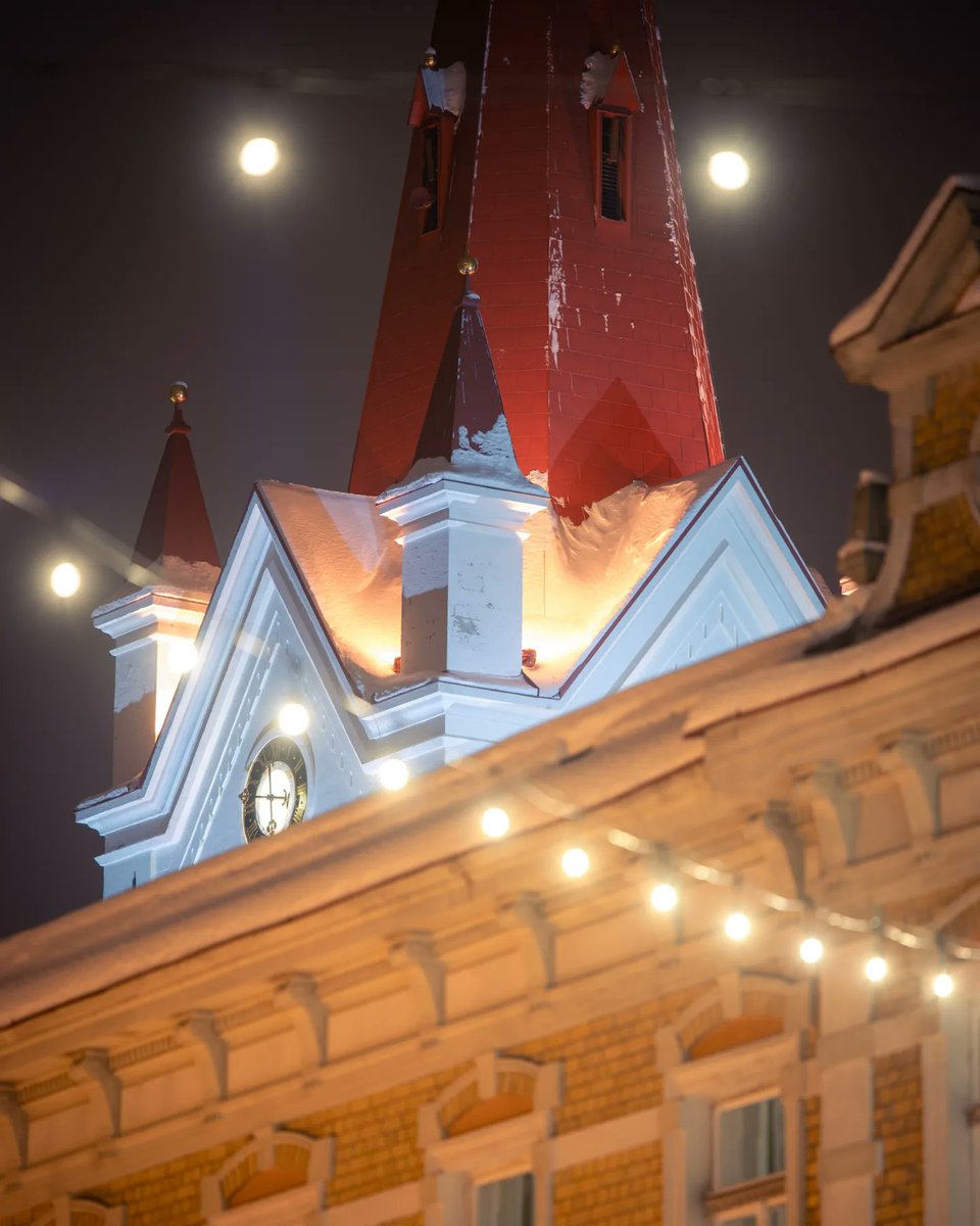 LaurisMihailovs's tweet image. Viena baznīca, dažādi skatpunkti. 📸 @Cesis_lv