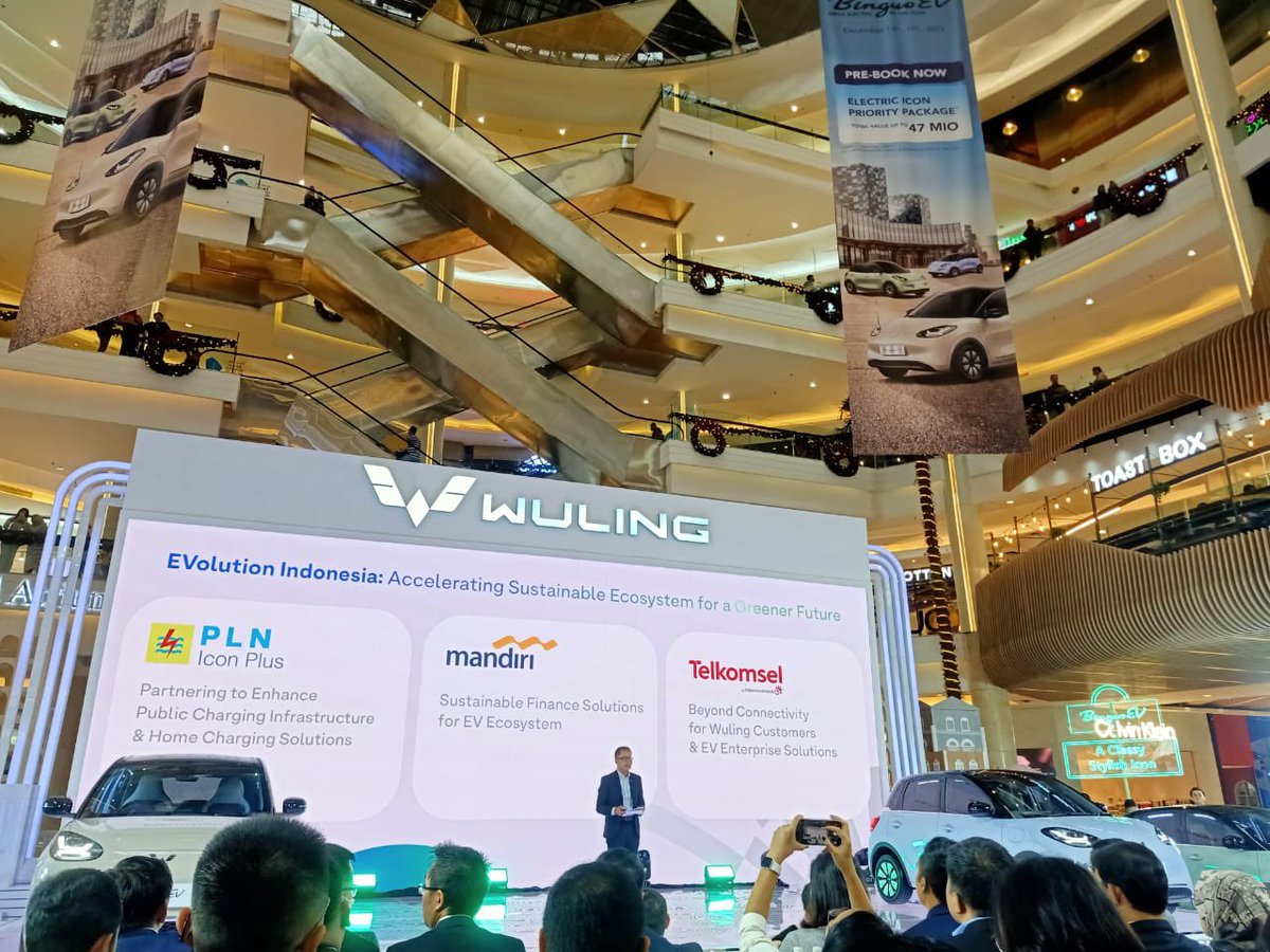 รินดริานา พุตริ tweet media