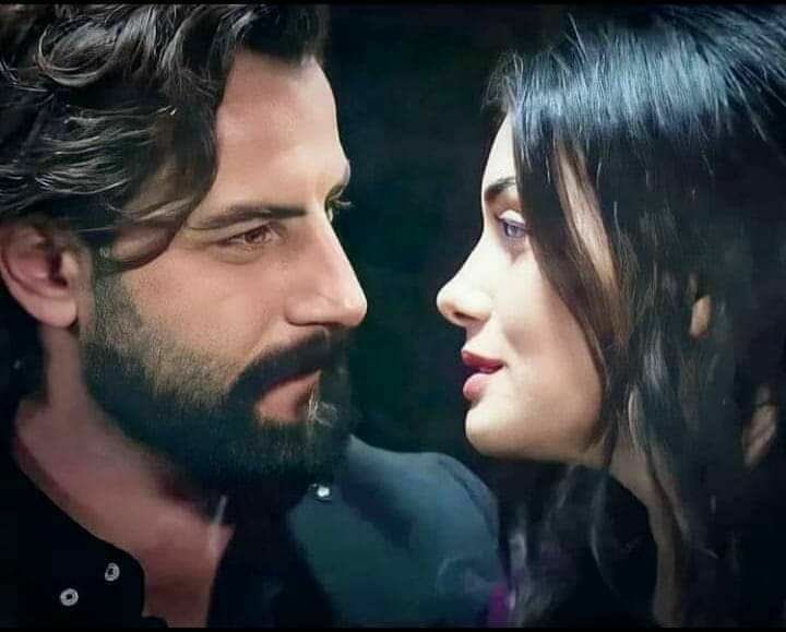 كانت تقرأ القرآن وهو يستمع إليها وعندما وصلت إلى مثني وثلات ورباع خفضت صوتها 🥺

فابتسم وقال لها : انتي جميعهن .. 🌚❤
#حروف_م_القلب