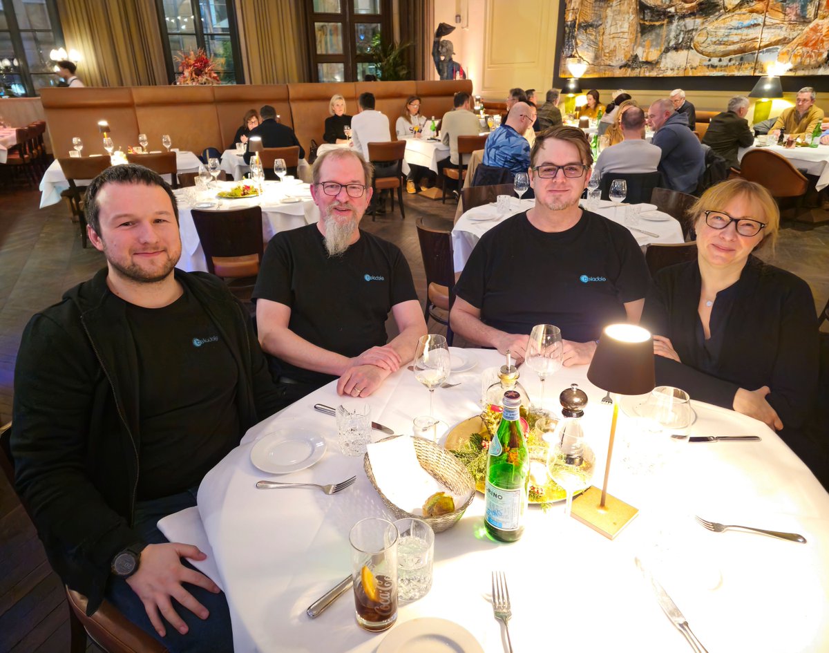 betadots (@betadots) on Twitter photo Season's greetings and a happy New Year from the betadots team! Take care, stay safe and healthy, be excellent to each other.
*
Das Team von betadots wünscht erholsame Feiertage, einen guten Rutsch und ein erfolgreiches und gesundes Jahr 2024!
<a href="/tuxmea/">Martin Alfke</a>, <a href="/BastelsBlog/">bastelfreak</a>, <a href="/rand0m_rob/">@rand0mbytes@urusai.social</a> Season's greetings and a happy New Year from the betadots team! Take care, stay safe and healthy, be excellent to each other.
*
Das Team von betadots wünscht erholsame Feiertage, einen guten Rutsch und ein erfolgreiches und gesundes Jahr 2024!
<a href="/tuxmea/">Martin Alfke</a>, <a href="/BastelsBlog/">bastelfreak</a>, <a href="/rand0m_rob/">@rand0mbytes@urusai.social</a>
