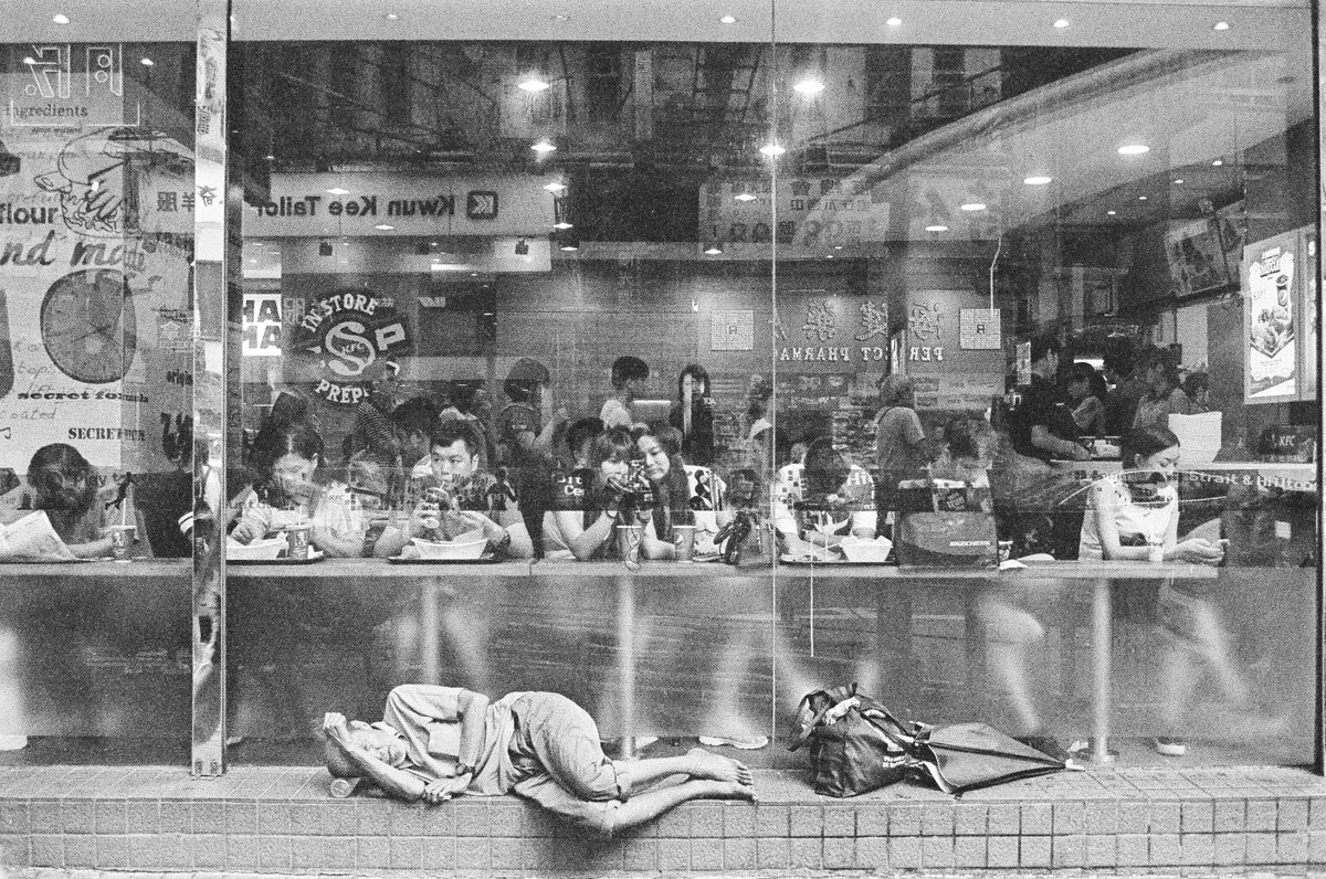 Degrading human rights protections in Hong Kong are having a disproportionate impact on the city's already marginalized migrant community, and there are few to stand up for them in the post-NSL political landscape, a new <a href="/LeitnerCenter/">LeitnerCenter</a> report argues.

🔗 leitnercenter.org/Hong-Kong%e2%8…