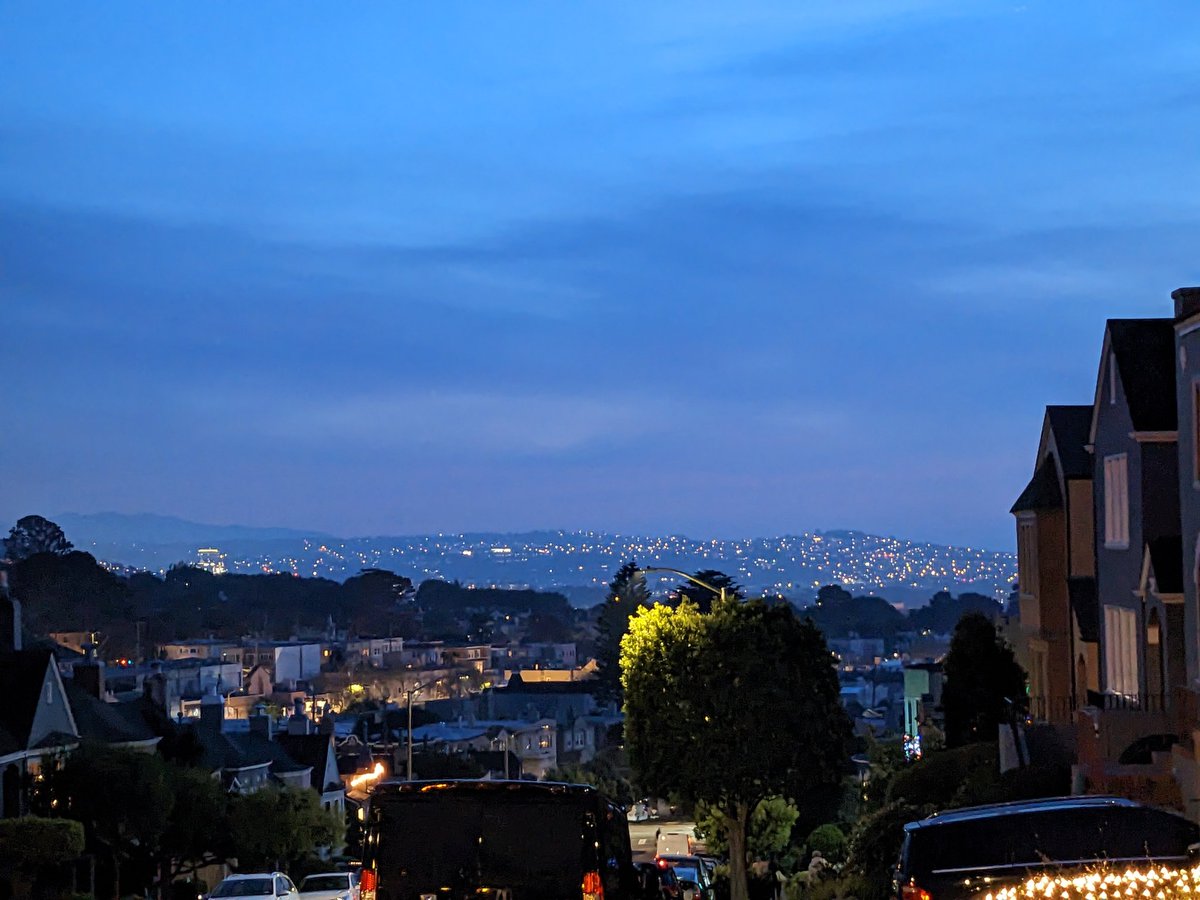 Day 5 🌏 explored the LAB and subduction processes via some great talks and posters, plus indulged in some planetary science sessions and saw some very valuable science in society work (and had a delicious lunch thanks to <a href="/swarls_lim/">🍁 Cindy Lim 🍂🎃</a> !) #AGU23