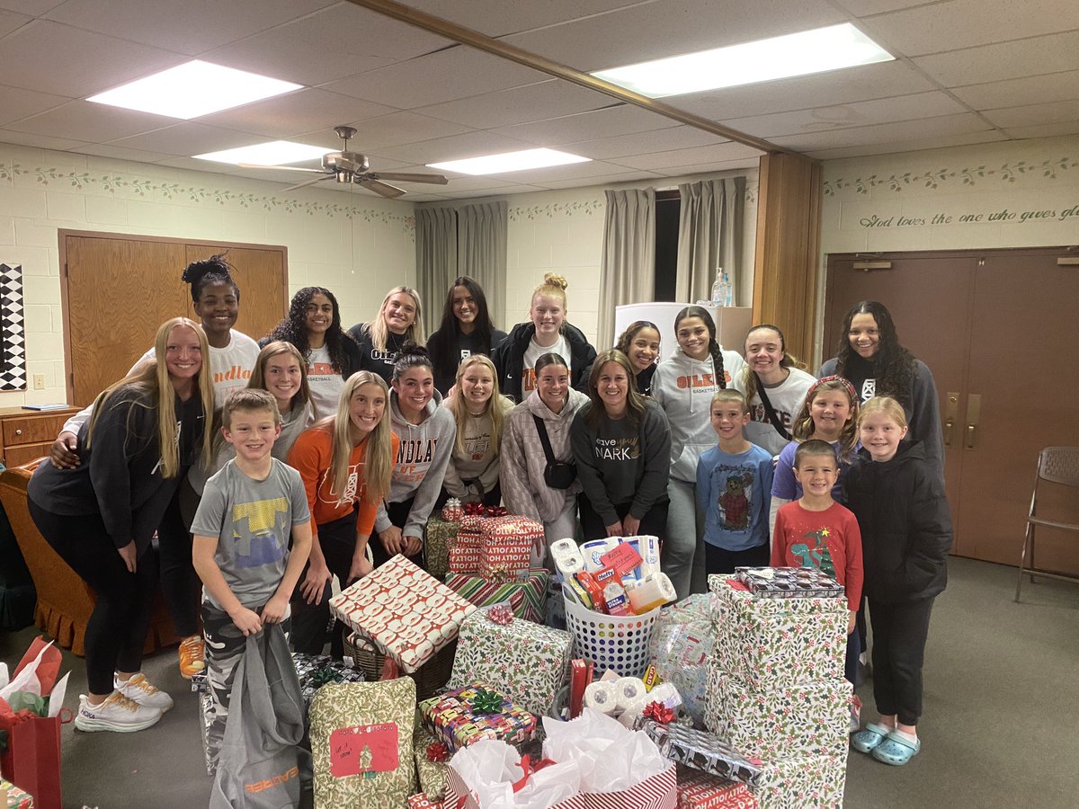 We had so much fun wrapping gifts to help Arcadia United Methodist Church make Christmas happen for families in need!