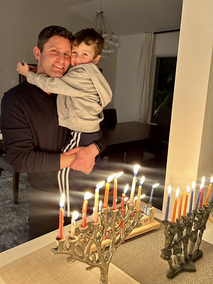 Happy Hannukah to everyone celebrating in the Valley and around the world. At this moment of darkness, we draw strength from our tradition and recommit ourselves to bringing light and love into the world. Chag Sameach! 🕎