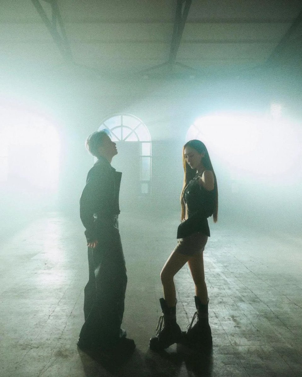 DaebakKRadio's tweet image. Jessica and Amber Liu share
“Get it? Got it? Good” Teaser Images

#Jessica #AmberLiu #GetItGotItGood #KPOP