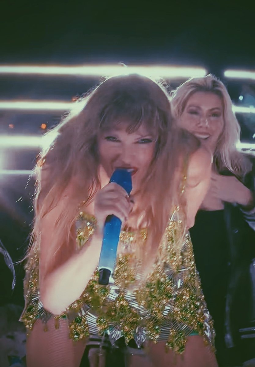 drataylorswift's tweet image. help im still at the restaurant