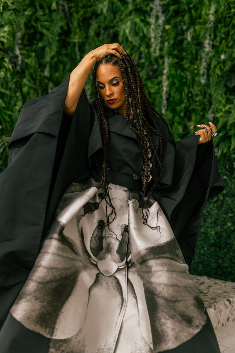 Goapele's tweet image. We wait in darkness in Winter knowing that soon blossoms will come. 
@sofndopemagazine  December 2023 @caravanfilmcrews
@charismaraye  @nonstoplex