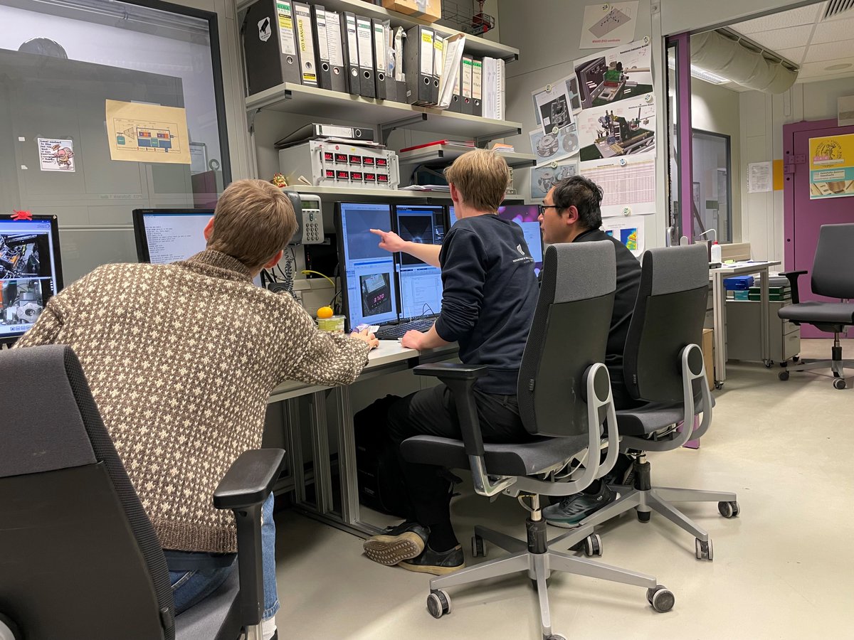 Arriving late to the beamtime when the group already set up an excellent workflow😀 Looks to be very nice indentation nano-diffraction data coming out. Thanks to Anton Davydok for great support. #SOLIDlighthouse <a href="/ERC_Research/">European Research Council (ERC)</a>