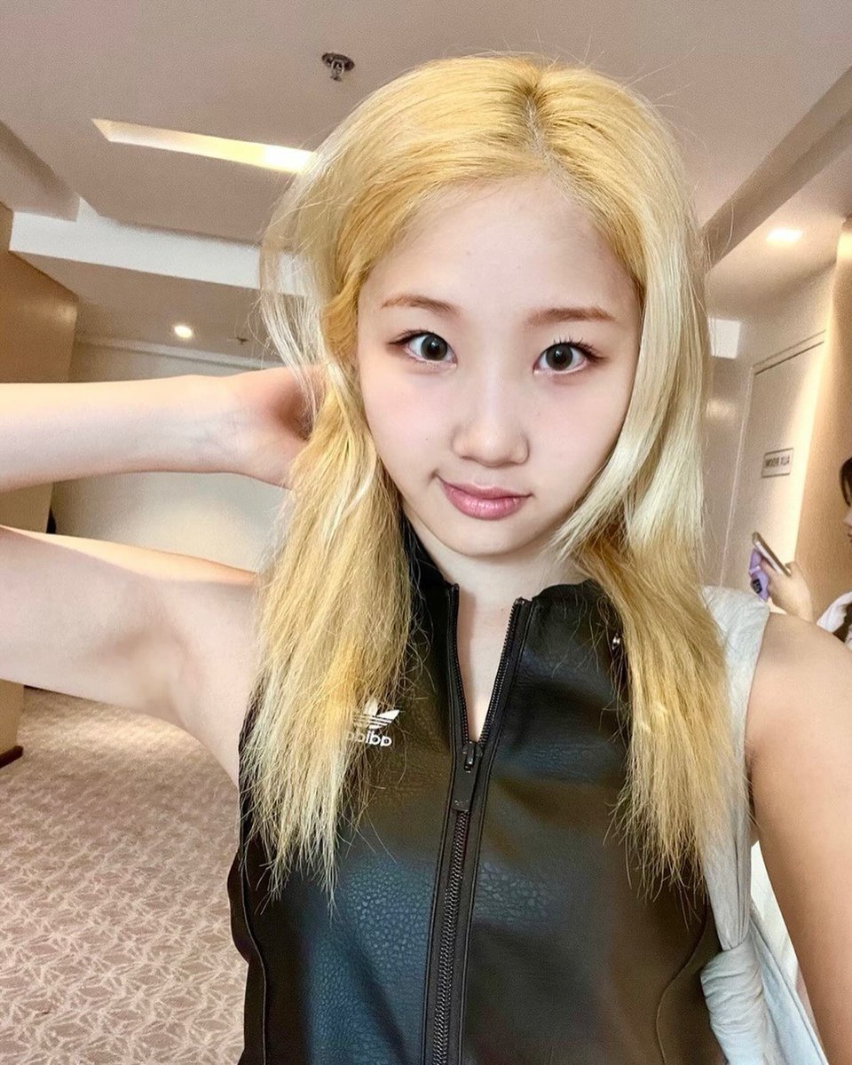 nonakavv's tweet photo. 231215
I did my makeup, but I don't know how to do my hair
it like 🦁
필리핀 🇵🇭 또 올게🫶🏻❣🤭
#Lapillus #라필루스 #Shana #샤나 https://t.co/q7EiZoQRyM