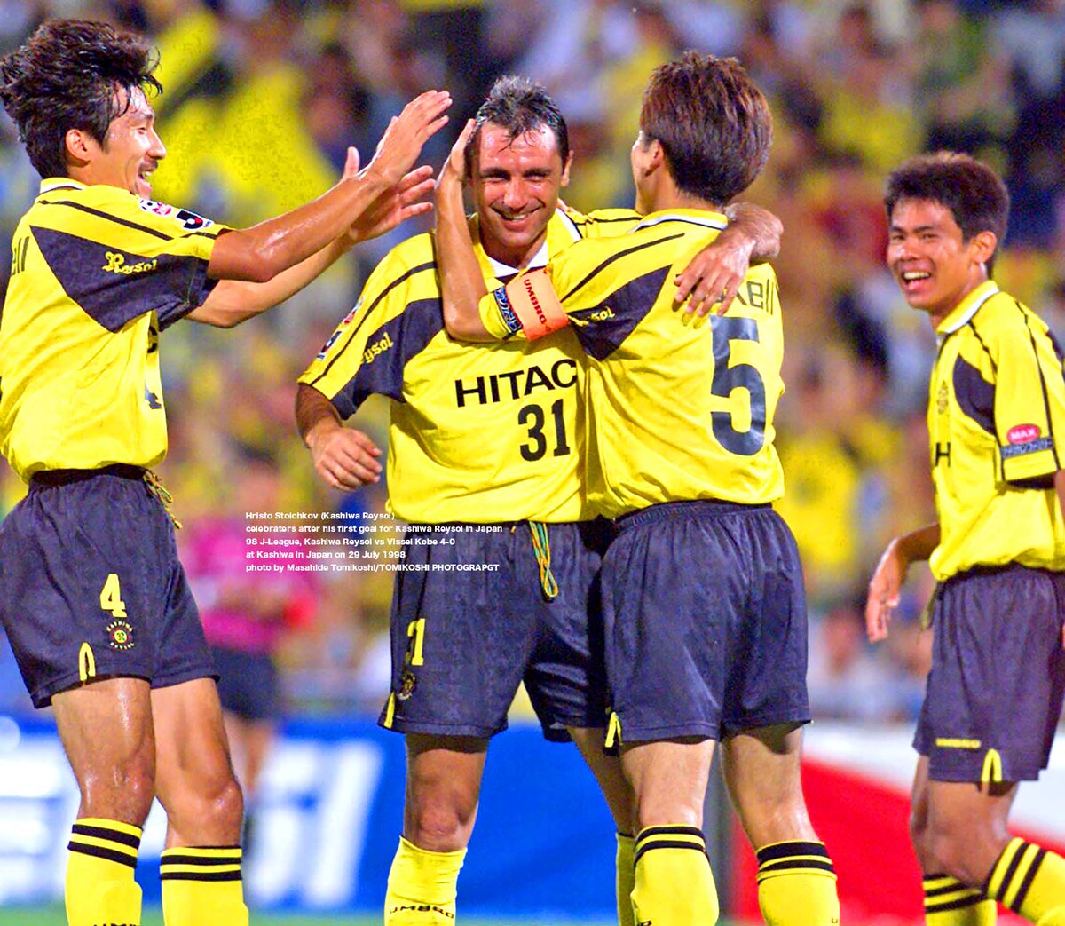 フリスト・ストイチコフ（柏レイソル） 初ゴールを決め喜ぶ 98 Jリーグ