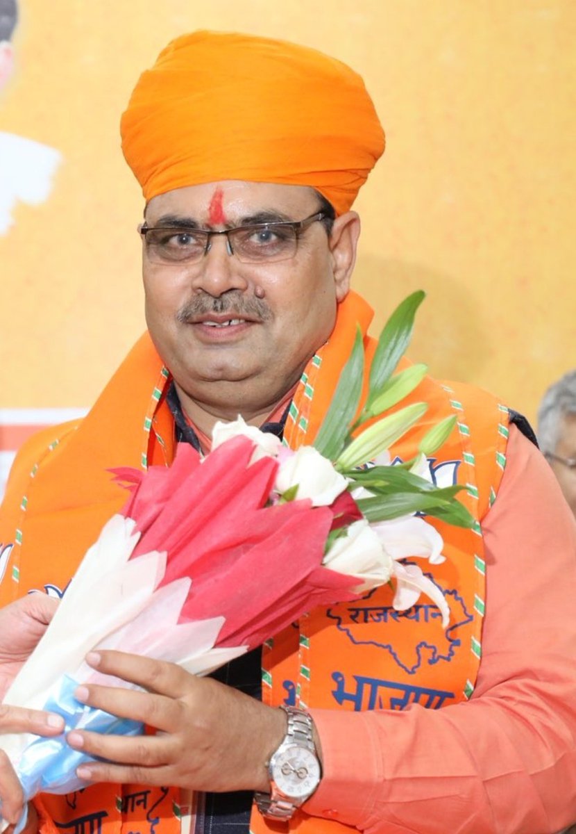 arvindchotia's tweet image. राजस्थान के नए मुख्यमंत्री भजनलाल शर्मा जी को जन्म दिवस की हार्दिक शुभकामनाएं। आप आज अपने जन्म दिवस के अवसर पर ही मुख्यमंत्री पद की शपथ भी ले रहे हैं। उम्मीद है आपके नेतृत्व में राजस्थान प्रगति के नए सोपान तय करेगा। जी साधारण पृष्ठभूमि से आप आते हैं, राजस्थान के 90% सबसे ज्यादा…