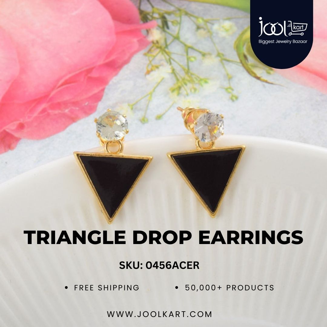 Embrace your inner fashionista with our trendy triangle drop earrings - a fun and playful accessory that's versatile and easy to style 🌈✨#TrendyAccessories #TriangleLove #FashionFridays #FashionForLife #TriangleEarrings #Joolkart #stylewithjoolkart 

joolkart.com/product/gold-p…