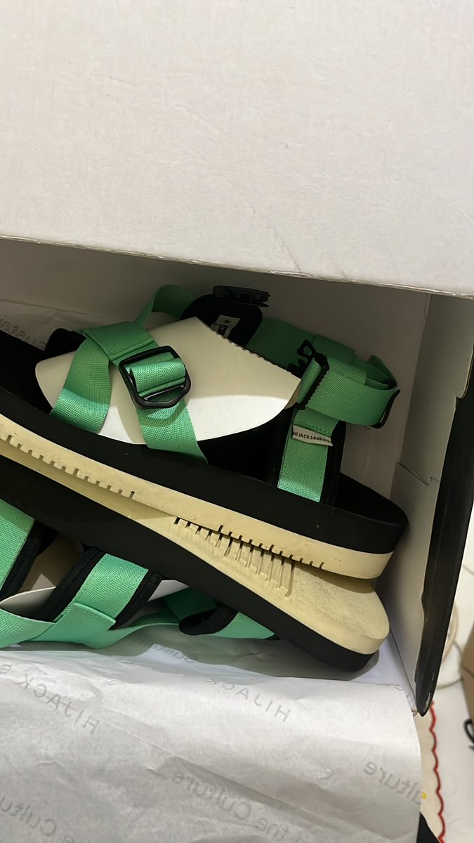 <a href="/hijacksandals/">Hijack Sandals</a> yess min, dapet 1 nih min fishy nya😁🫶🏻
jiro chlorine ijo nya bagus bgt, sukaa!!🫶🏻😁