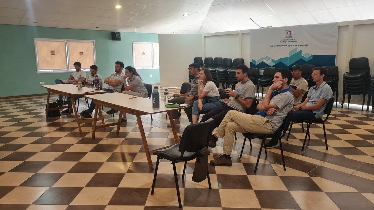 Con los pies en la tierra y en equipo, junto a <a href="/GlimaxArg/">Glimax Argentina</a> e <a href="/IntaManfredi/">INTA Manfredi</a> ... Diagnóstico proyectando el manejo sitio específico #suelo #siembra #cosecha...
<a href="/JulianMuguerza/">Julian Muguerza</a> <a href="/ddvillarroel/">Diego Villarroel</a> <a href="/emilialopezsec_/">Emilia Lopez Seco</a> @vicondimanuel