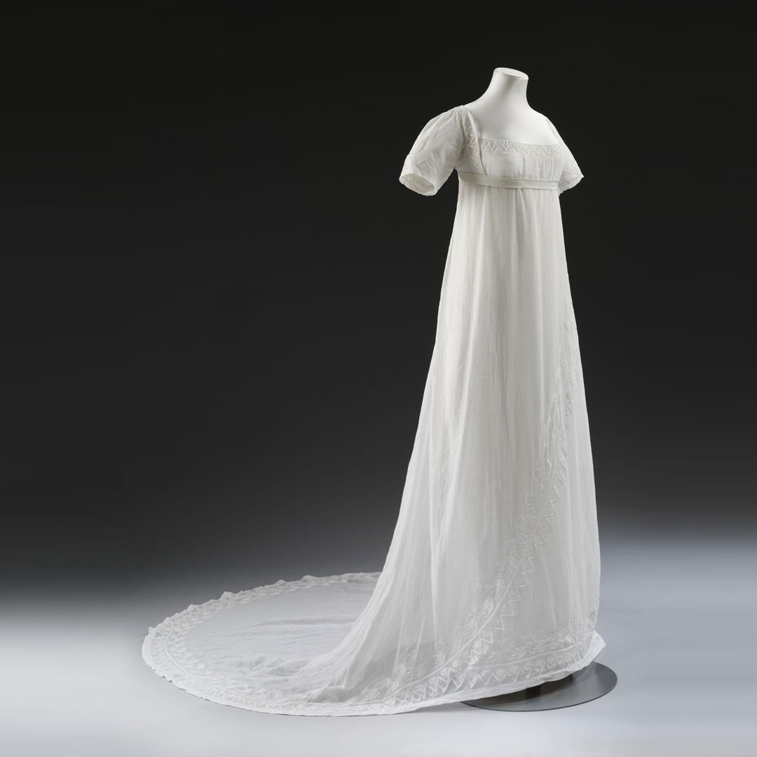 📷

Wedding dress, maker unknown (English), c. 1807. Muslin embroidered with cotton.⁣
Credit: Victoria and Albert Museum