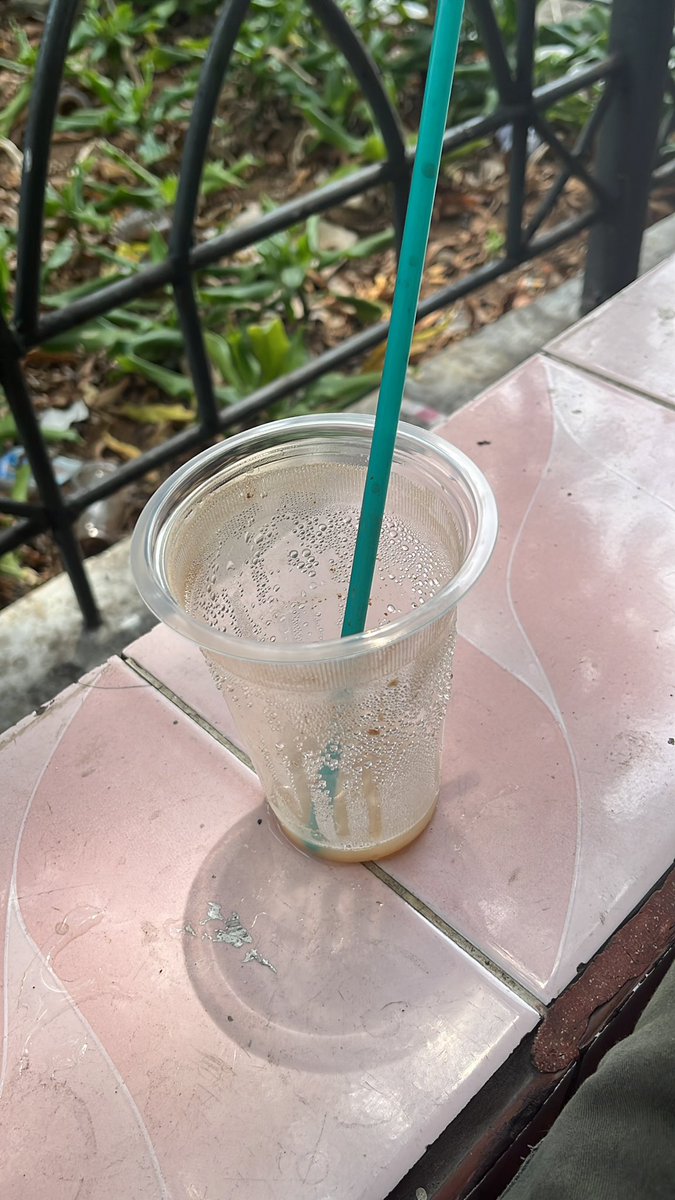 Pemakan Nanas tweet media