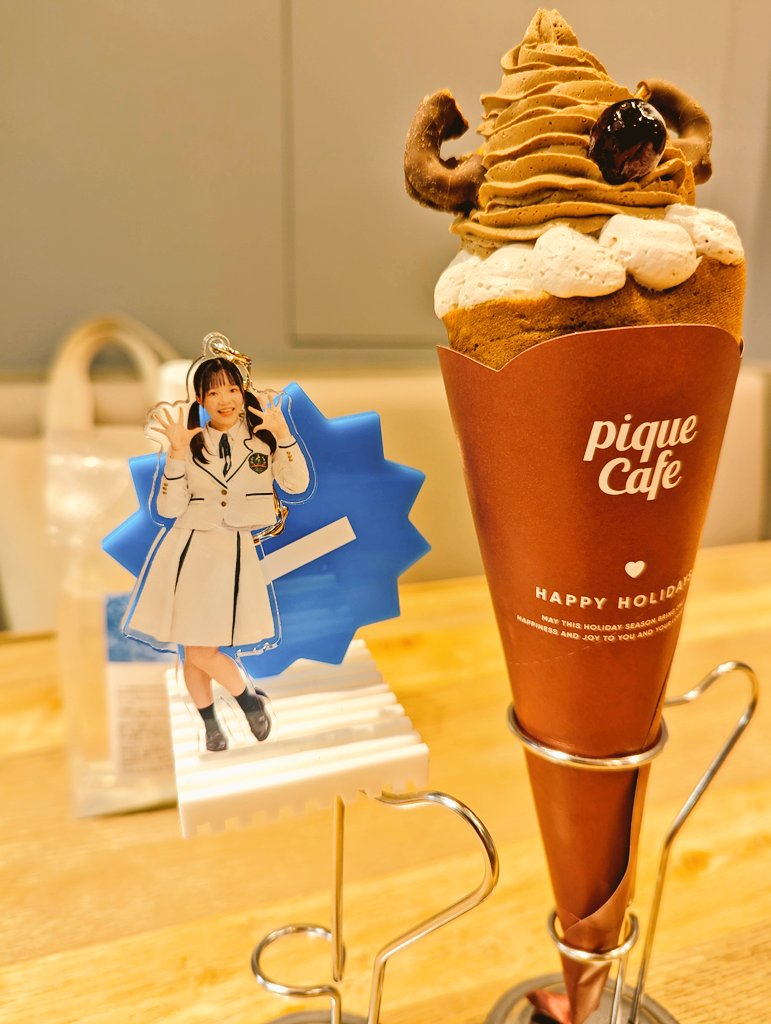atnakashima1922's tweet photo. 今日のもえぴ💖🪄︎︎の好きなところ!
・お菓子の日に一緒にジェラピケカフェデートしてくれるところ!🫠❤️🔥🤤
#ほくりくアイドル部
#西村萌花 #もえぴ💖🪄︎︎
#もえぴ党 #もえっこ
#もえぴ党さいこうしどうしゃ
#もえぴ党総裁
#オレのもえぴ
#ぷーちゃんのもえか
#もえぴの好きなところ企画
#165d
#ジェラピケカフェ
#香林坊アトリオ
#香林坊大和
#ほくりくアクキー部
#お菓子の日
総裁にはもえぴアクキーがもえぴ本人に見えています🤤🫠❤️🔥
サンタクレープとトナカイクレープおいちかったあ🤤
サンタクレープ店内の暑さで早々に溶けてきてた🫠❤️🔥
※今日買ってきた詰め替え用シャンプーが土台の代わりしてくれたので一緒に紹介(笑)
この後ライブ(定期mini)なので楽しんできます😊