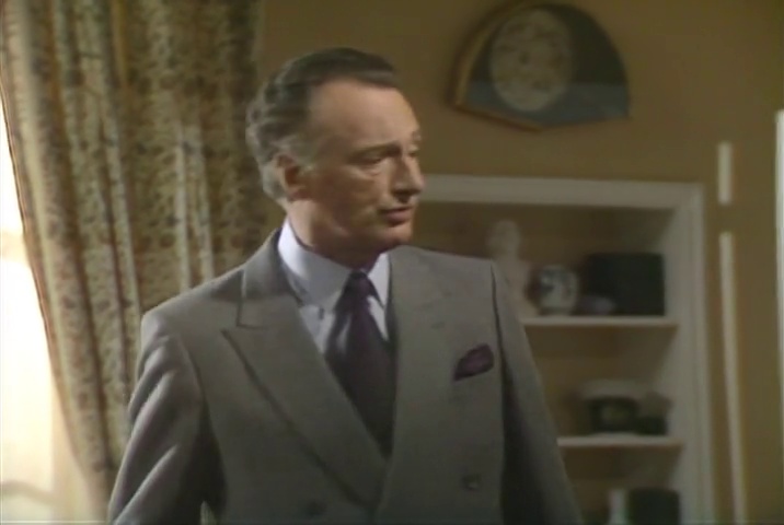Hacker to be PM: 1st act radical defence policy. Finger on nuclear button. #newPM #defencepolicy #nuclearbutton #ClassicBritishTV 12am. #nocontext (From Yes, Prime Minister, Ep: 'The Grand Design,' (Thu, Jan  9, 1986). Dir. by Sydney Lotterby)