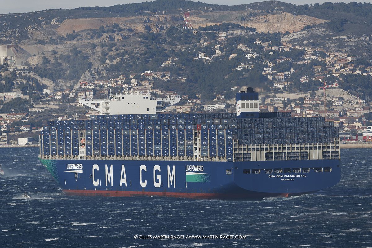 40 nds de mistral bien tapés pour l'arrivée du #CMACGMPalaisRoyal à Marseille, more pics at martin-raget.com/folio/2845/le-… #navires #transportmaritime #marseille #CMACGMPalaisRoyalMarseille