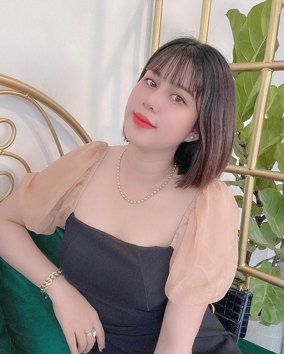 soffit anyway
Mình là một phụ nữ yêu thích nghệ thuật trang điểm, muốn tìm một người bạn nam đặc biệt để cùng nhau trang điểm và tạo ra những phong cách thời trang độc đáo.