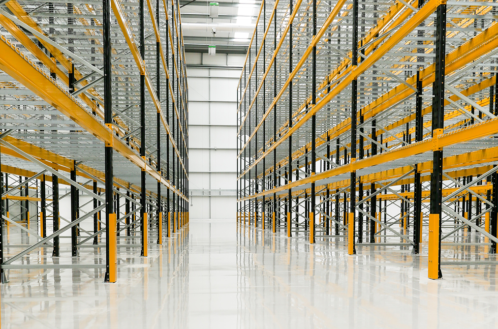 FlowcreteUK's tweet image. Over 11,000m2 of specialist #resinflooring solutions were used to optimise the floor of a warehouse at #HeathrowAirport, to ensure the site could support large-scale pharmaceutical storage and distribution activity.

Read the case study here:
hubs.li/Q02ctqq70

#flowcrete