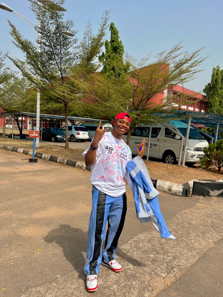 UnizikCampus's tweet photo. Congratulations 🎊 👏 💐 to our latest graduates from History and International Studies. 
Wishing you all success in your endeavors. 
~Unizikcampus cares. 
#Unizik #Unizikcampus #zikite #zikites #graduate https://t.co/btkjKmdsmF