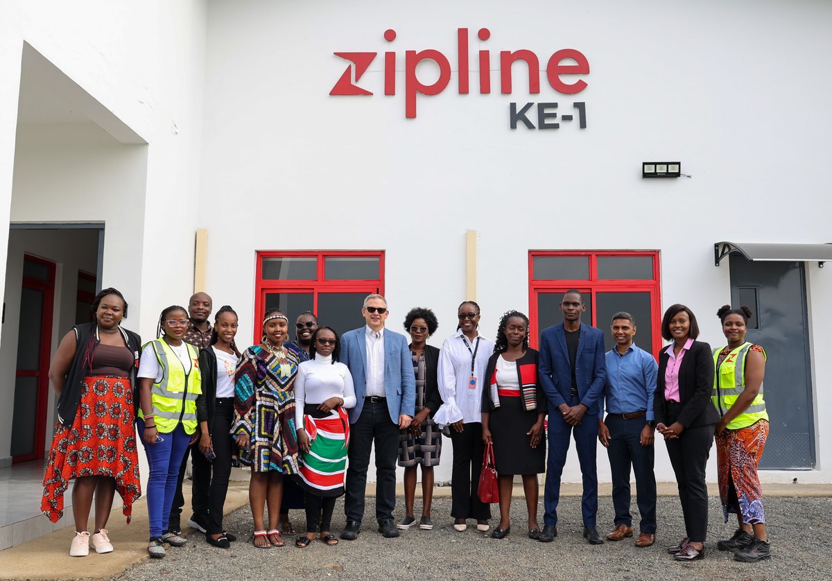 Health innovation + skilled jobs = big wins for 🇰🇪.
Deputy Ambassador Marc Dillard visited 🇺🇸 firm <a href="/zipline/">Zipline</a> to learn how Kenyan drone pilots deliver life-saving medicine to patients in #Kisumu. #KeepInnovating